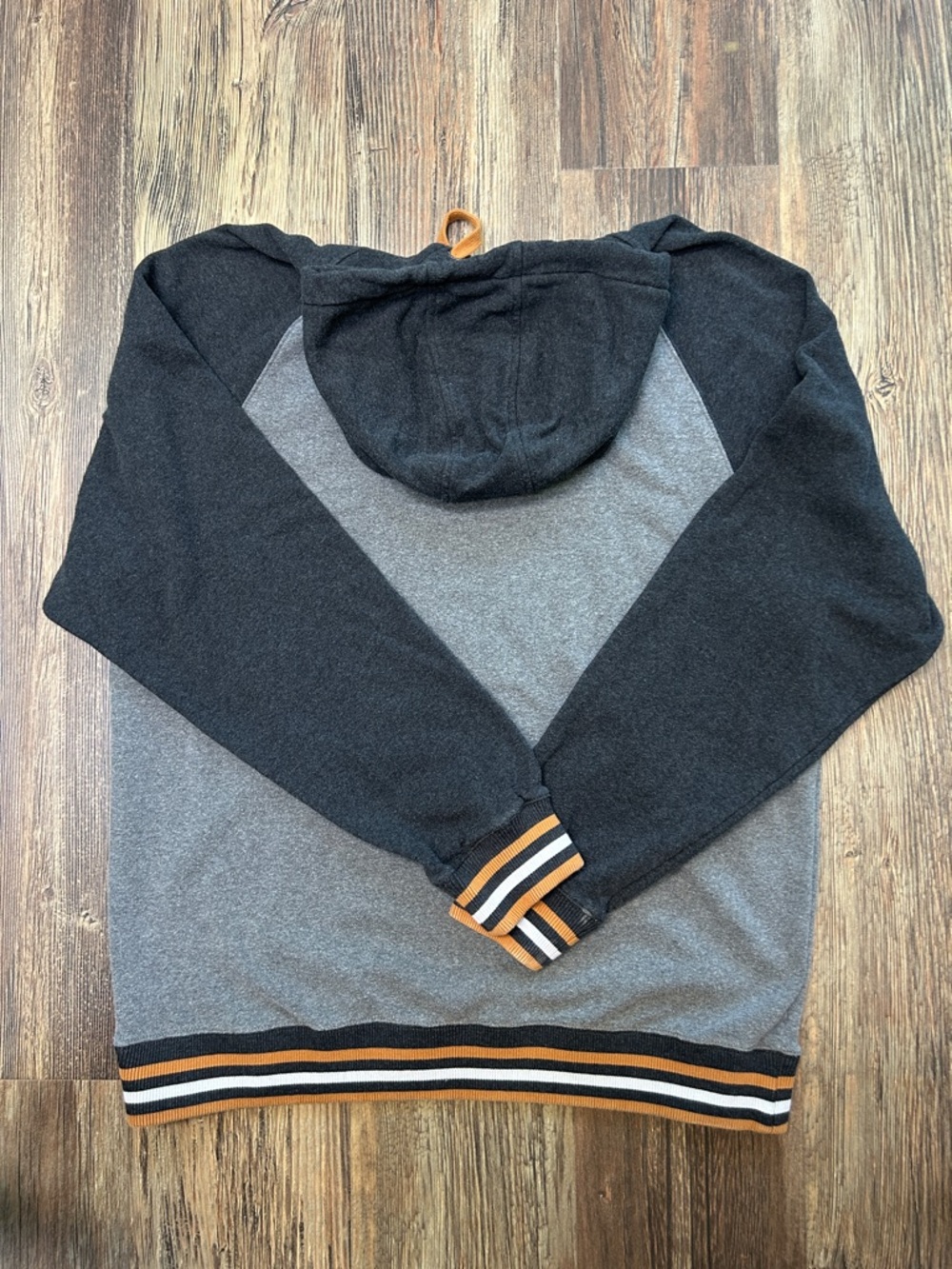 Cinch Men's Grey & Black Hooded Pullover Sweatshirt size XL - Picture 6 of 6